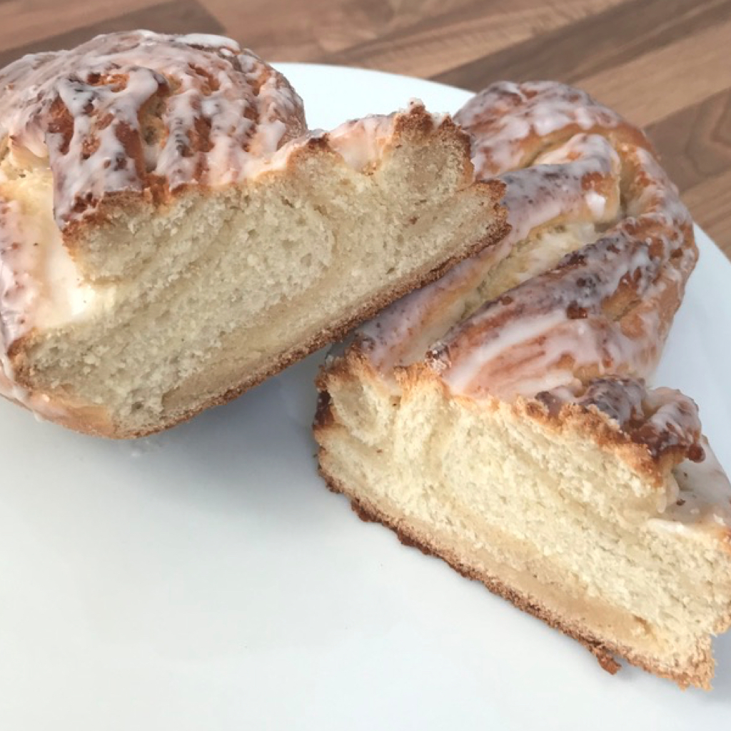 Hefe Marzipan Zopf