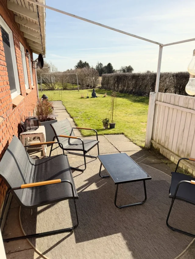 Wir so: Die neuen Gartenmöbel stellen wir erst hin, wenn die Terrasse neu gemacht ist… Vorher passiert da gar nichts!Auch wir: Boah, die Sonne scheint, lass mal schon die neuen Gartenmöbel hinstellen und ausprobieren, wie bequem sie sind… 😂😂😂Kennt das noch jemand????..#interior #garten #instahome #gartenmöbel #interiors Interiorblog Interiorblogger GartensaisonAuswanderung Auswanderung nach Dänemark Auswandern AuswandererFrühling Interieur